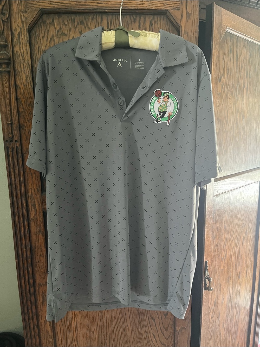 Boston Celtics Antigua Spark Polo large Steele color short sleeve - sold out